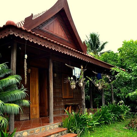 The Plantation Albergue Kampot Exterior foto