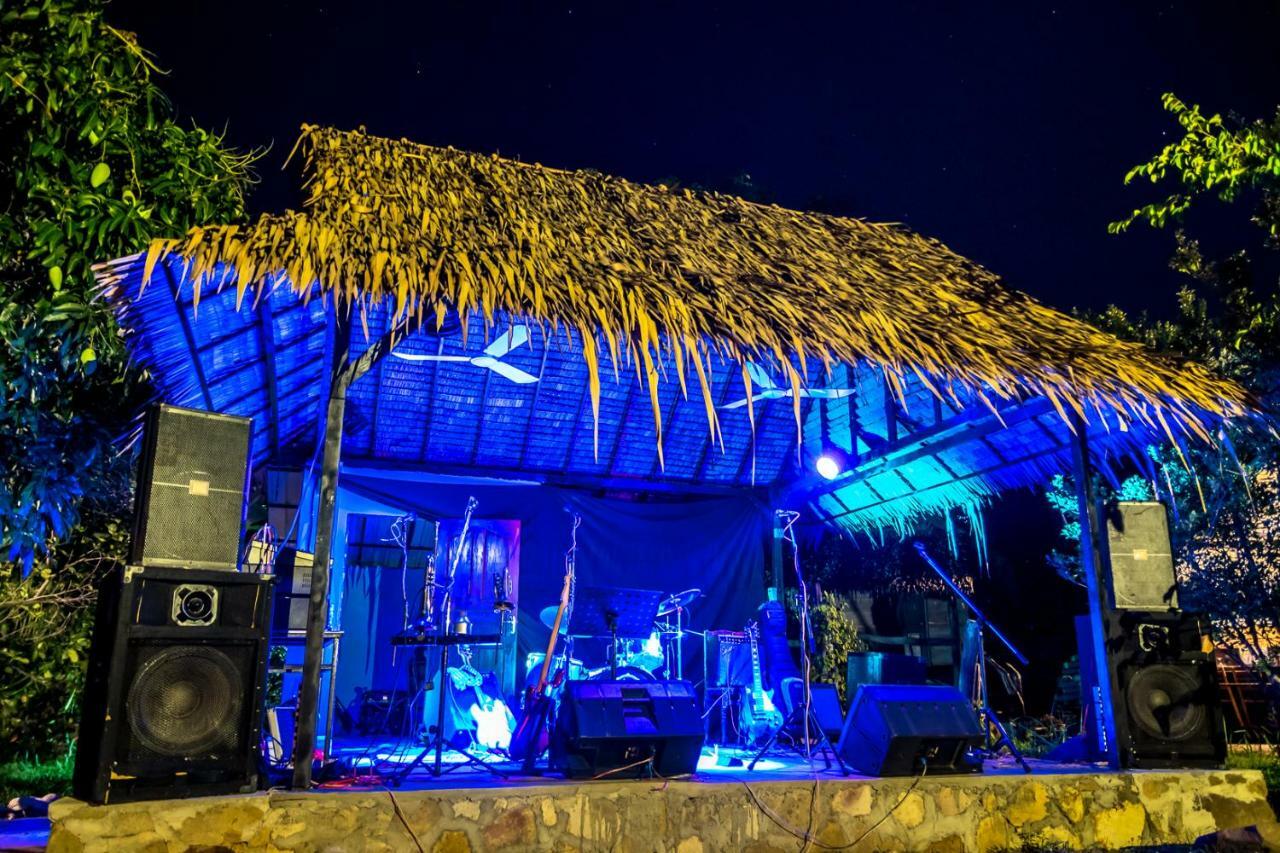 The Plantation Albergue Kampot Exterior foto